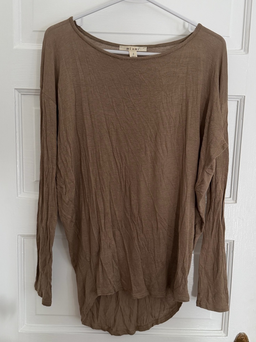Women's Long-Sleeve Relaxed Top in Taupe Brown